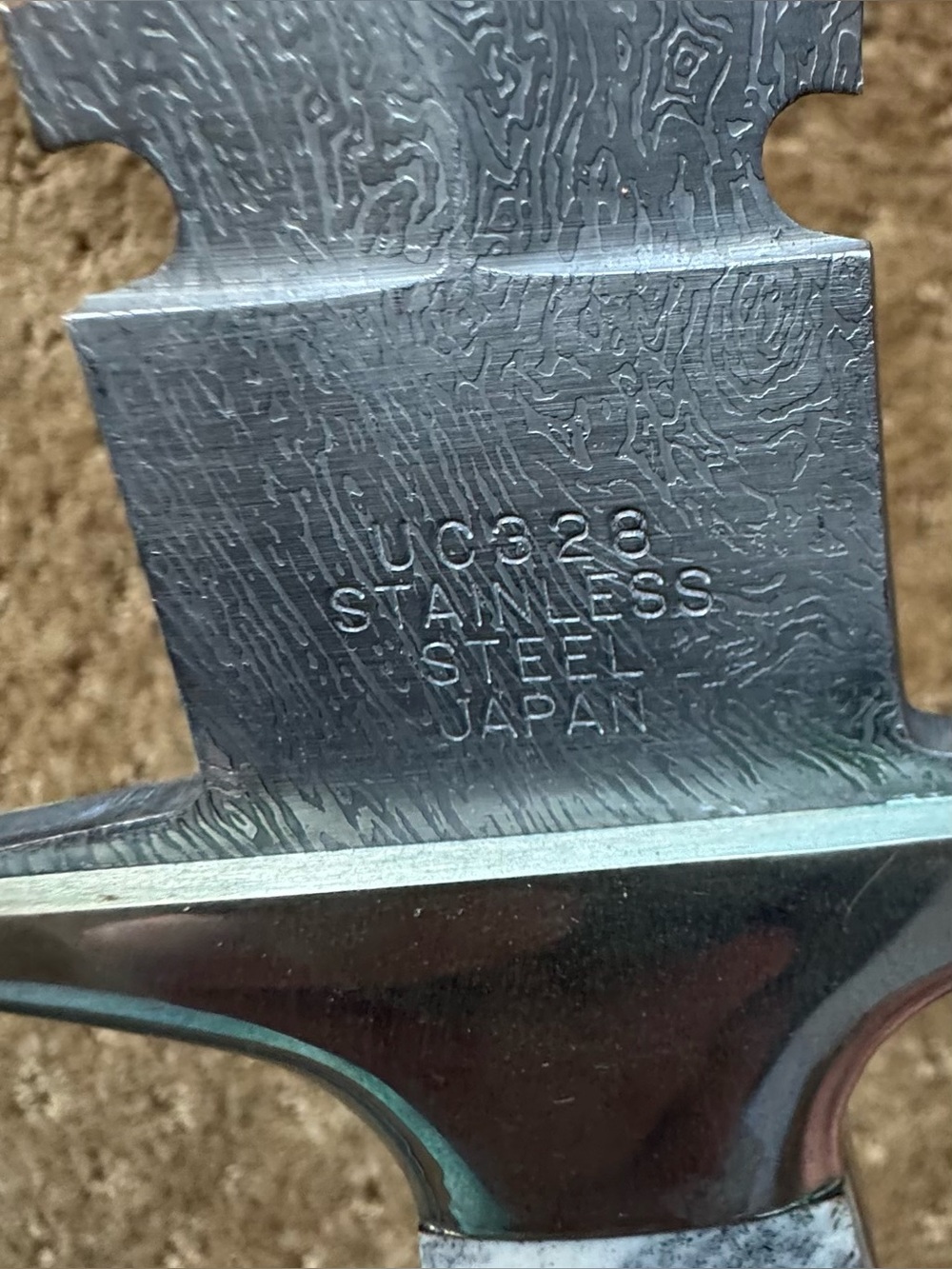 *VINTAGE UNITED CUTLERY JAPAN UC328 "IRON CROSS" DAMASCUS KNIFE W/LEATHER
SHEATH - Picture 4 of 10